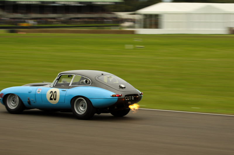 Illustration for article titled The Vintage Racing At The Goodwood Revival Is Simply The Best